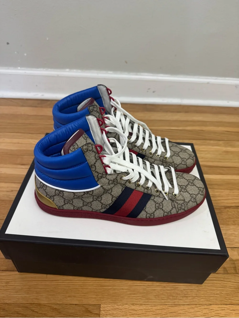 Gucci Men’s GG Supreme High-Top Sneakers in Beige with Red & Blue Accents